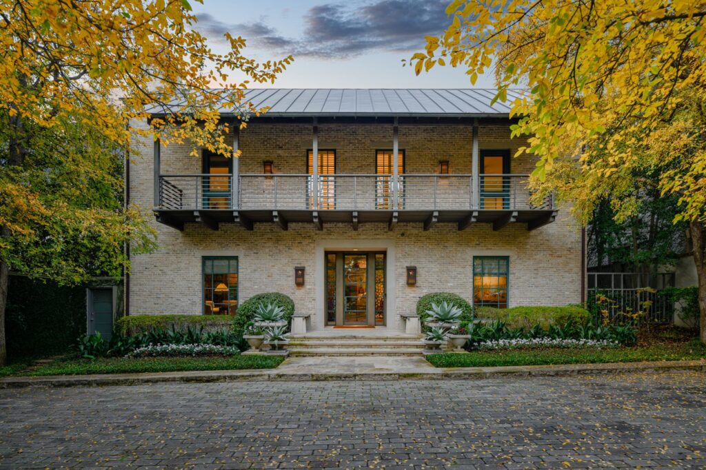 Realtor in neighborhoods of Irving